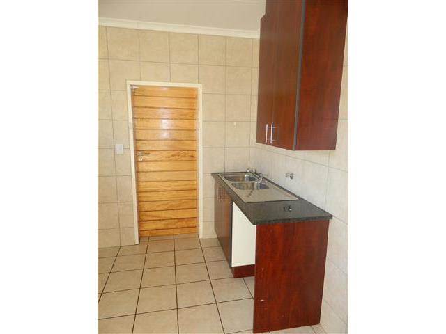 3 Bed Townhouse in Highveld Park photo number 6