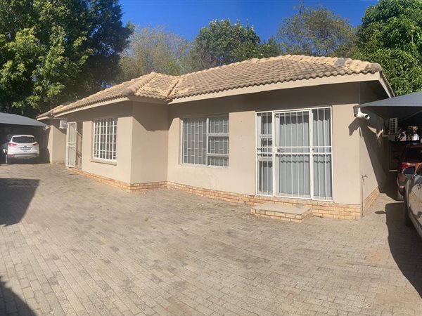 340 m² Office Space 340 m² Office Space