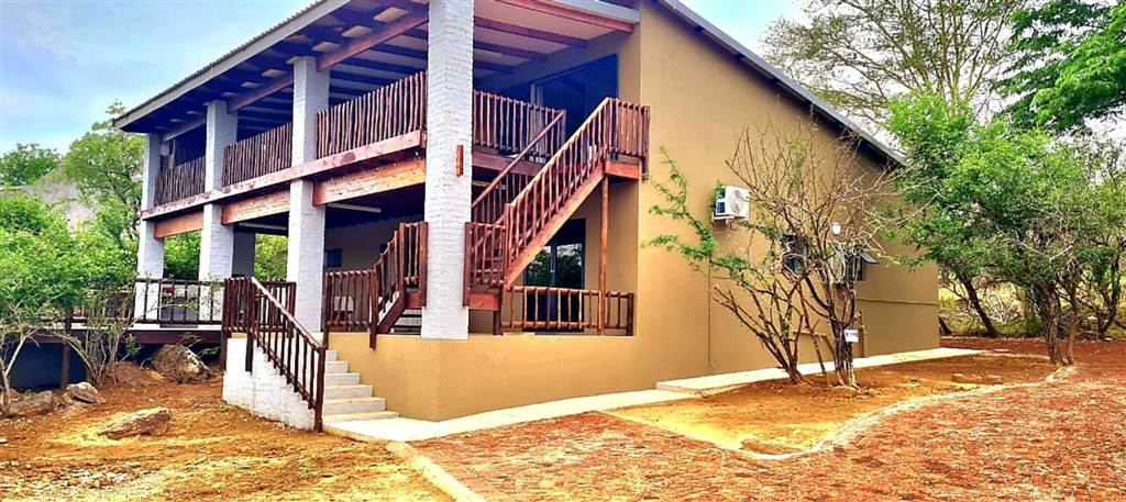 5 Bed House in Marloth Park photo number 6