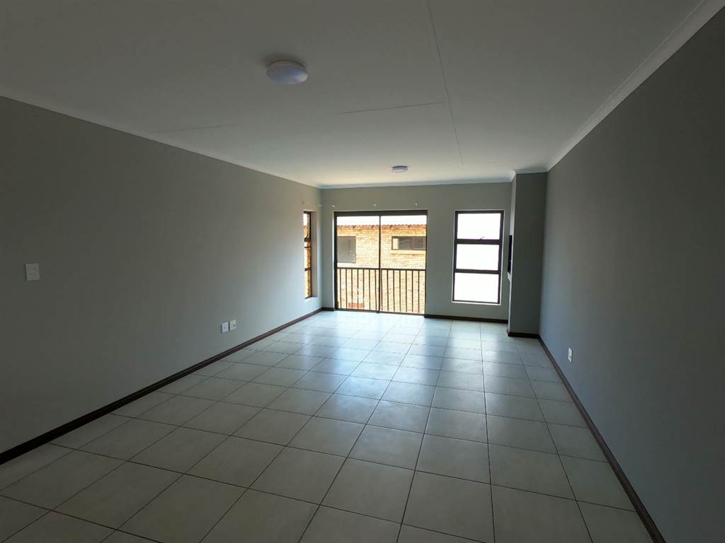 2 Bed Apartment in Goedeburg photo number 2