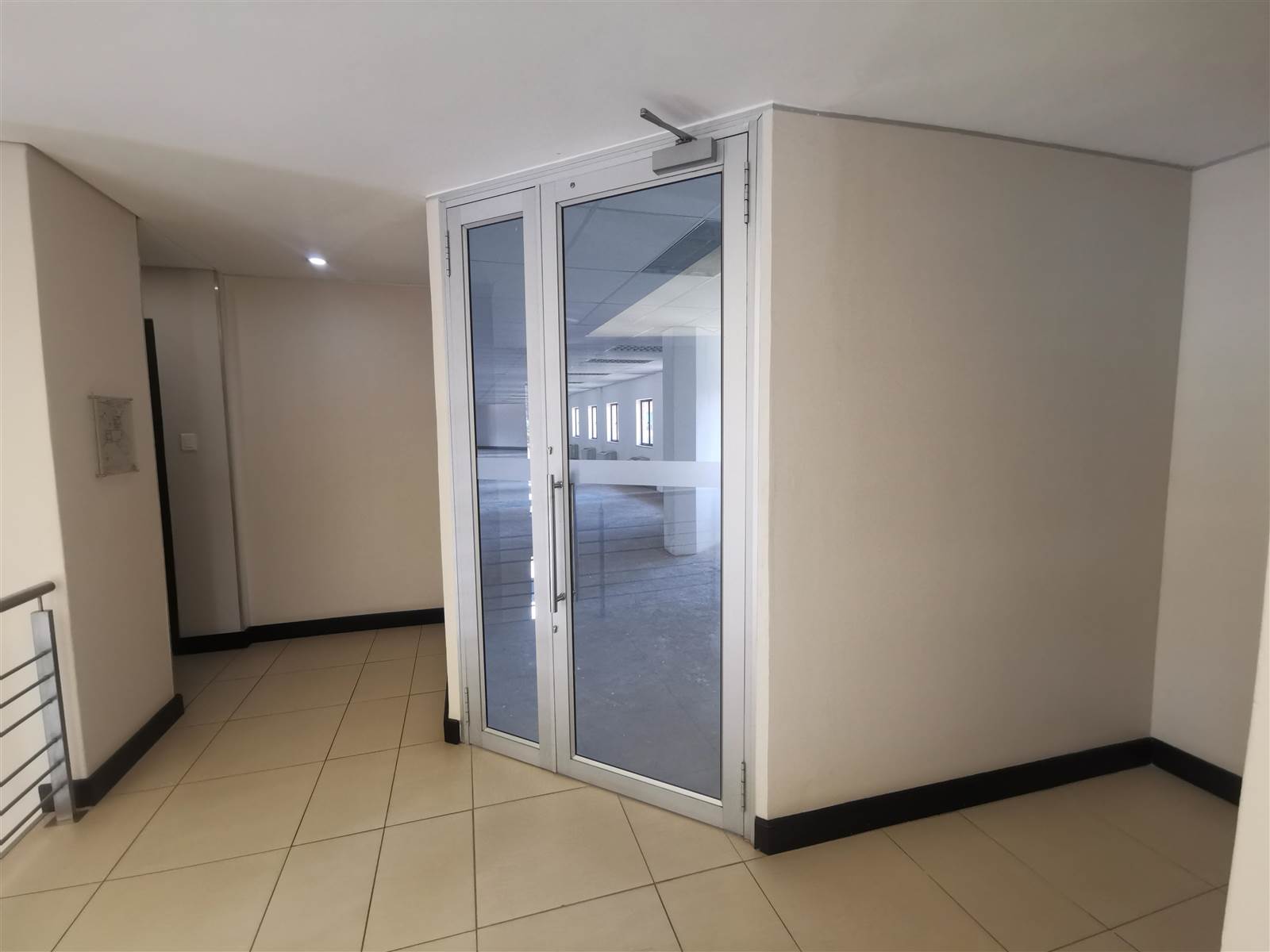 707  m² Commercial space in Constantia Kloof photo number 12