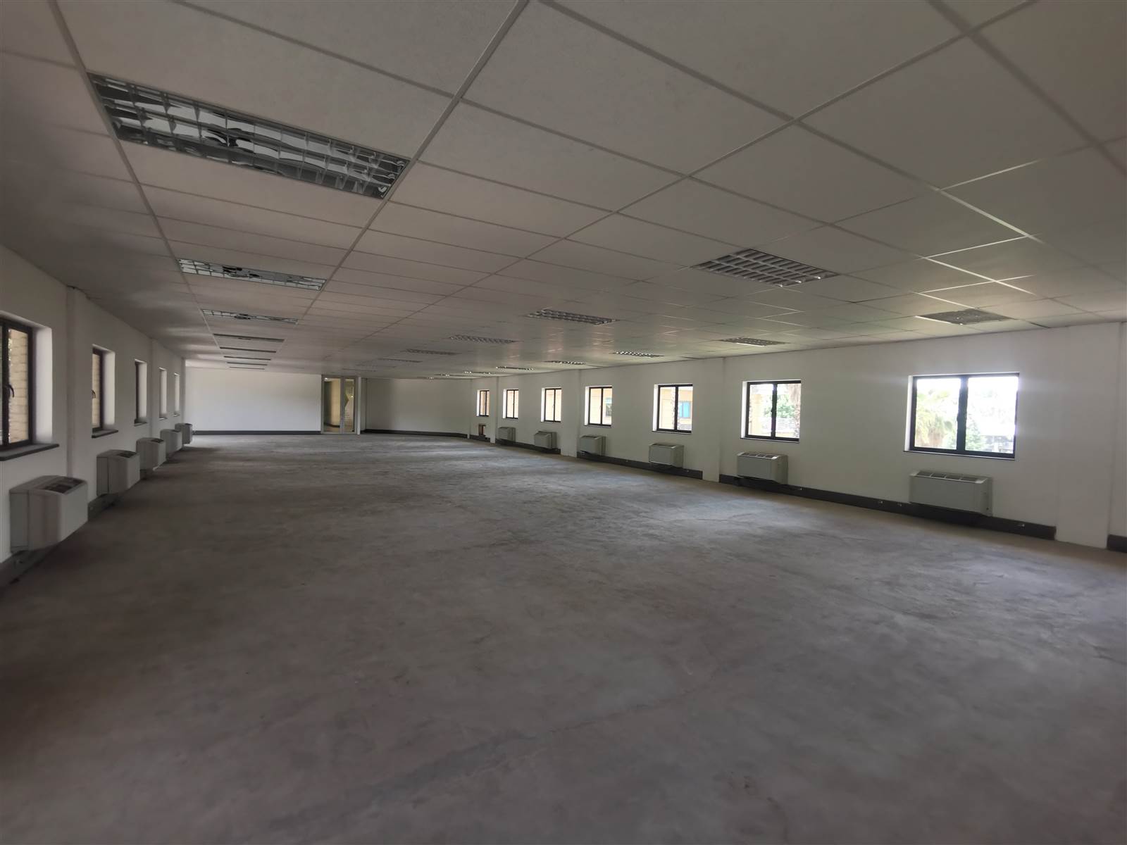 707  m² Commercial space in Constantia Kloof photo number 16