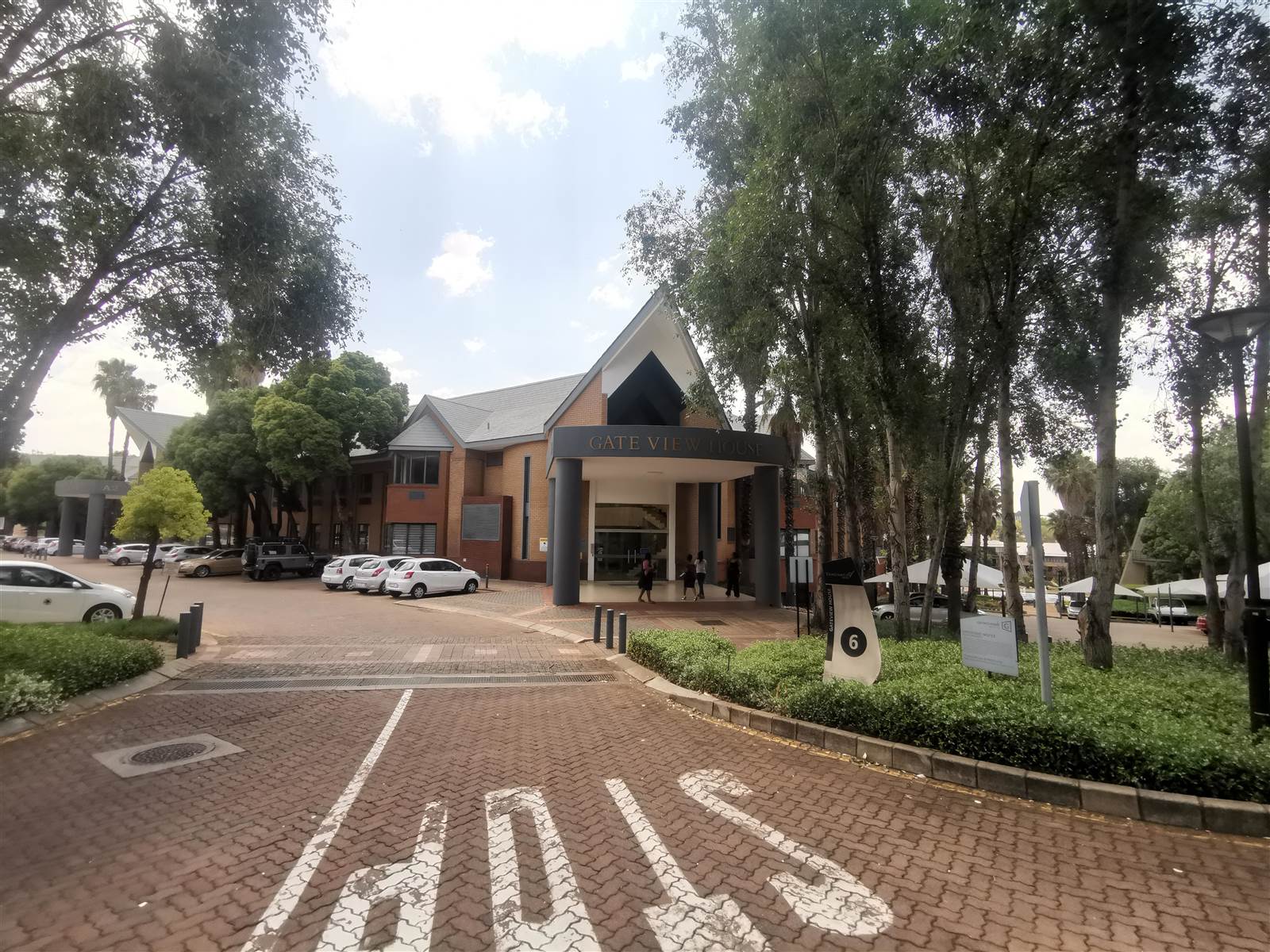 707  m² Commercial space in Constantia Kloof photo number 2