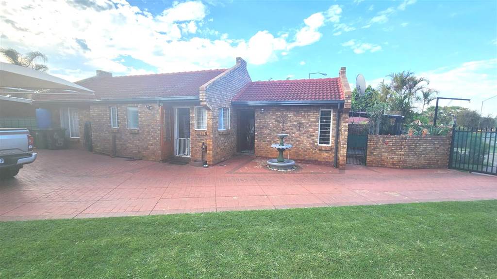 3 Bed House in Doornpoort and surrounds photo number 3