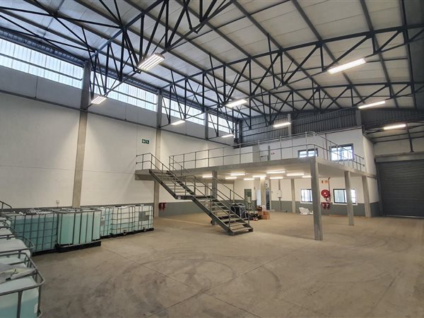549  m² Industrial space