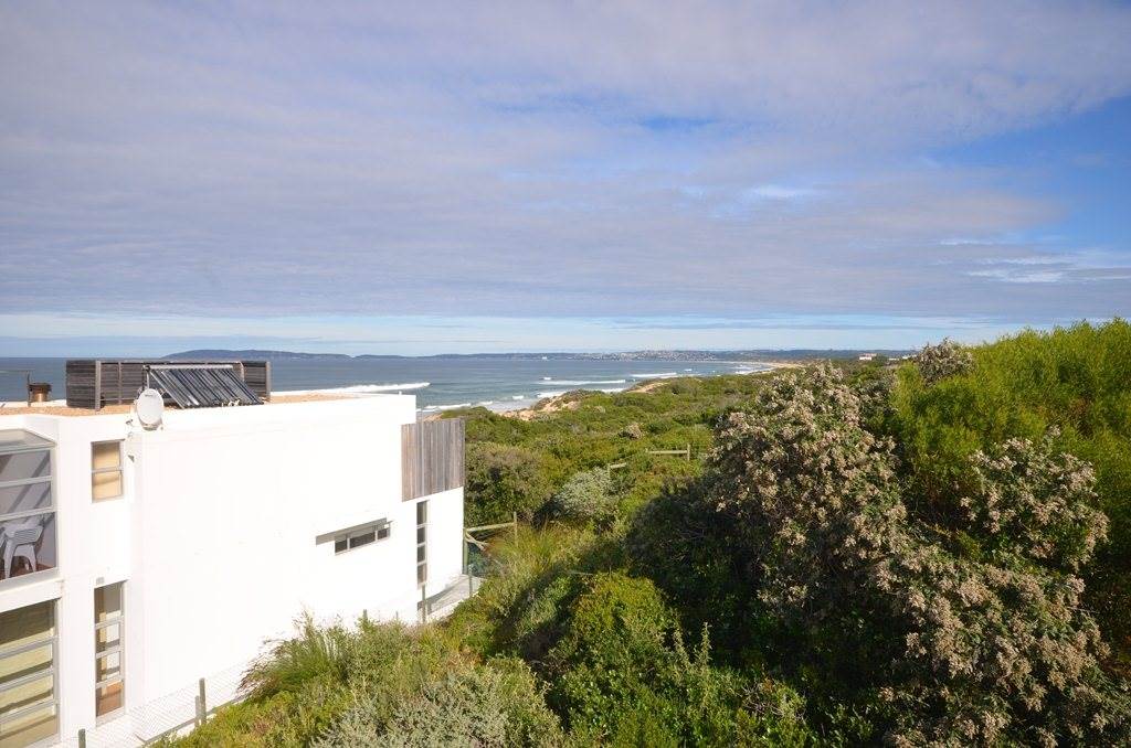 896 m² Land available in Keurboomstrand photo number 2