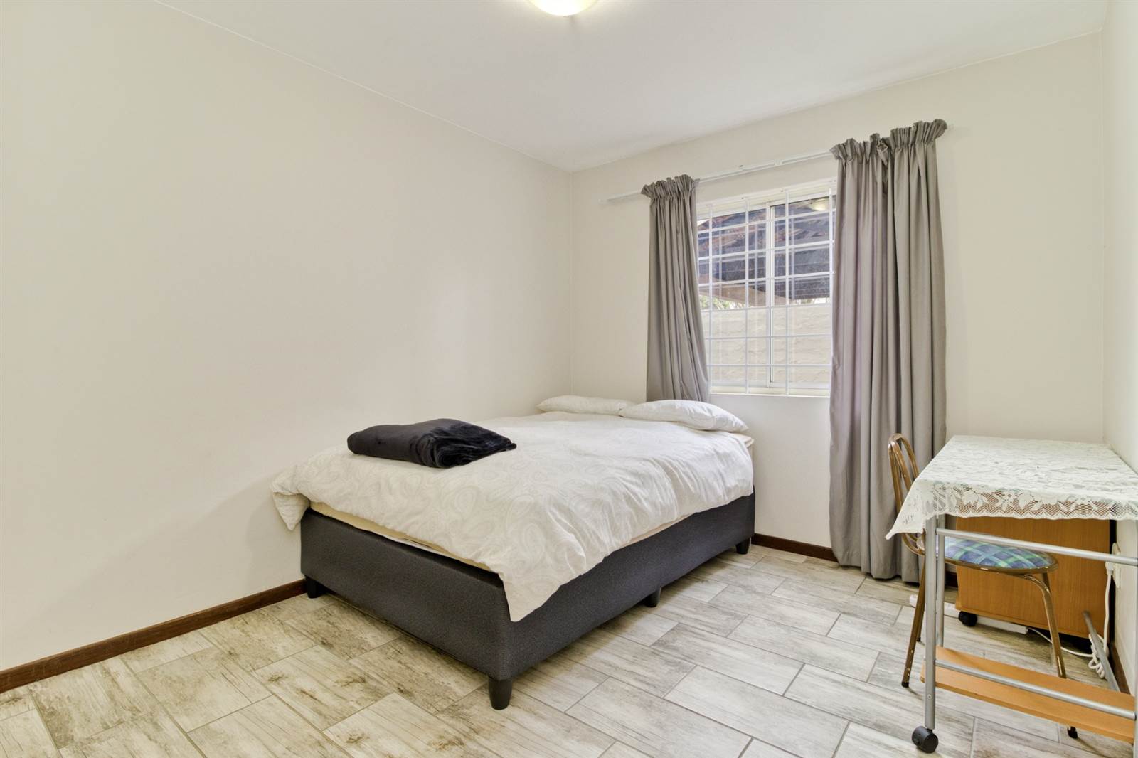 2 Bed Apartment in Craigavon photo number 16