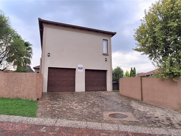 4 Bed House in Highveld Park