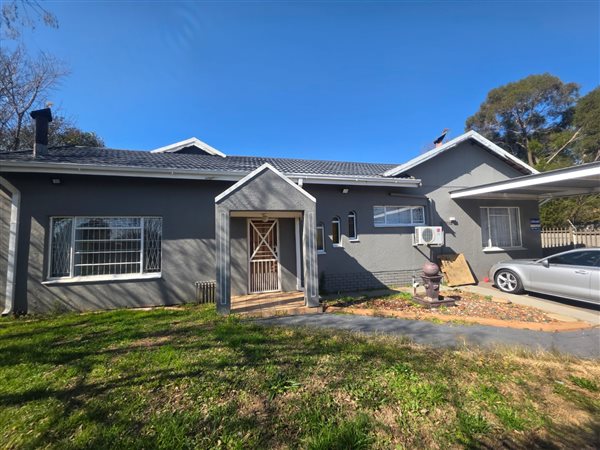 4 Bedroom House 4 Bedroom House