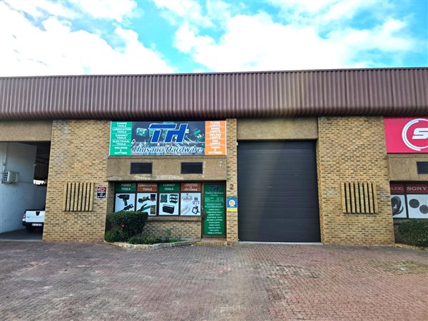 390 m² Industrial space 390 m² Industrial space