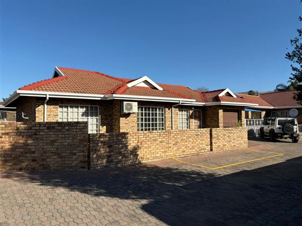 3 Bedroom Townhouse 3 Bedroom Townhouse