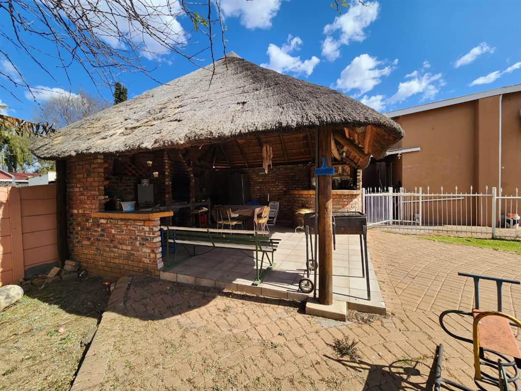 4 Bed House in Potchefstroom Central photo number 23