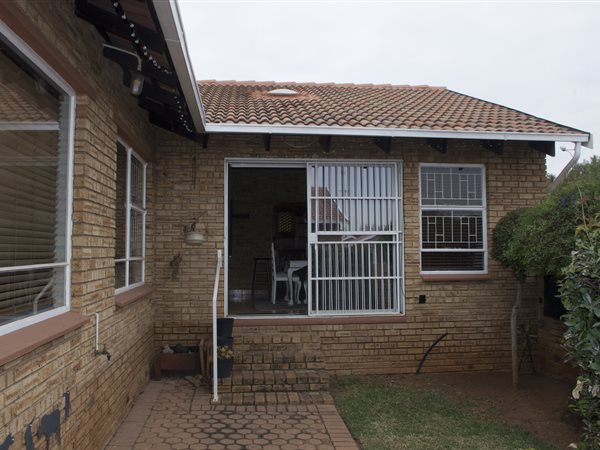 3 Bedroom Townhouse 3 Bedroom Townhouse