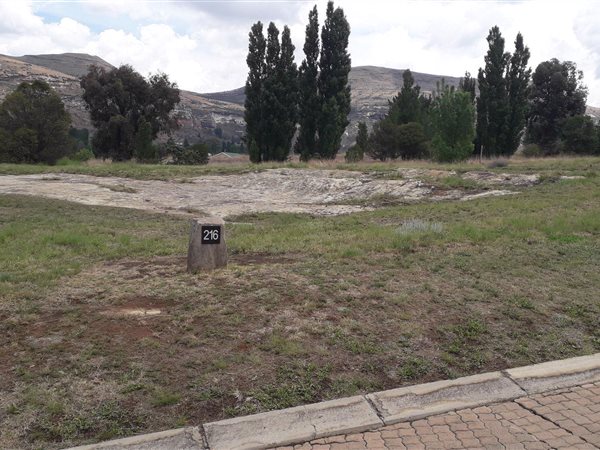 702 m² Land available in Clarens