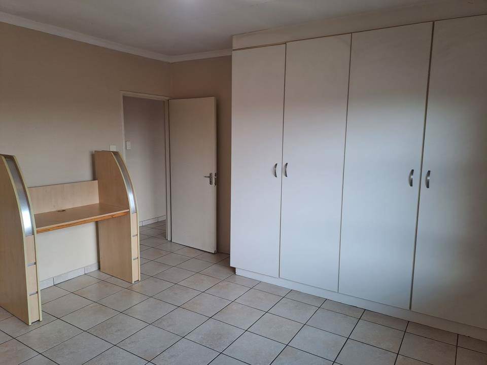2 Bed Townhouse in New Redruth photo number 13
