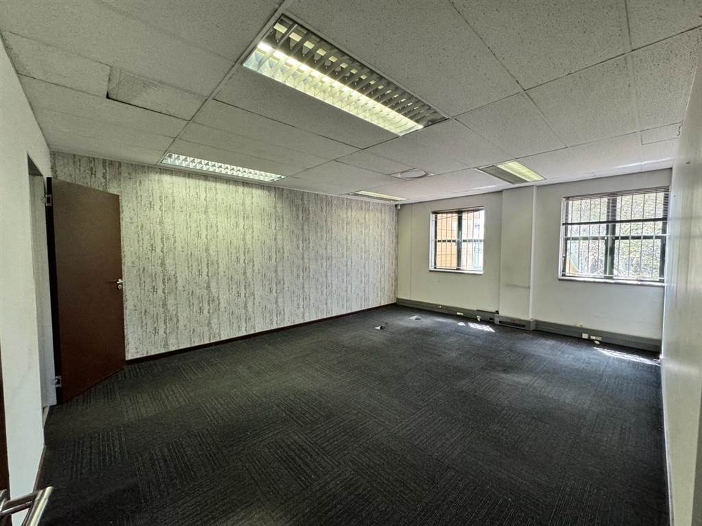 2000  m² Commercial space in Bryanston photo number 9