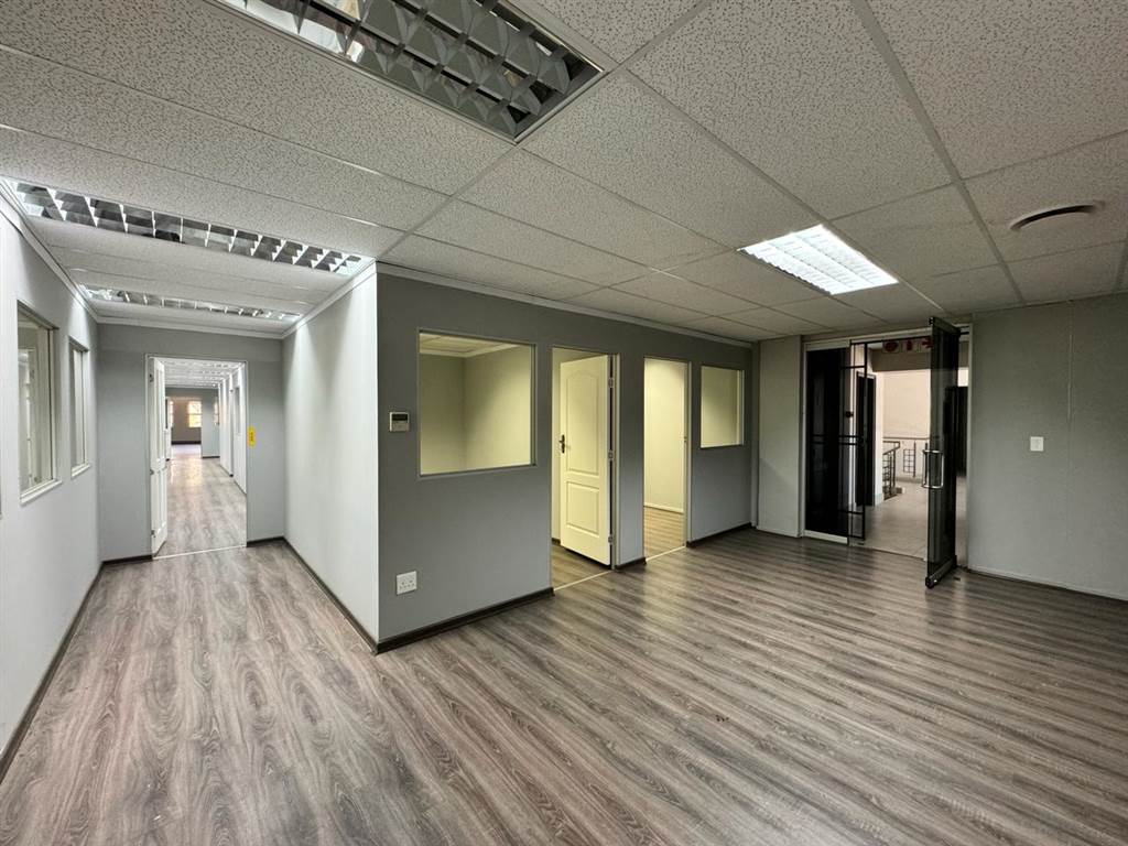 2000  m² Commercial space in Bryanston photo number 11