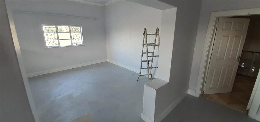 261  m² Office Space in King Williams Town photo number 2
