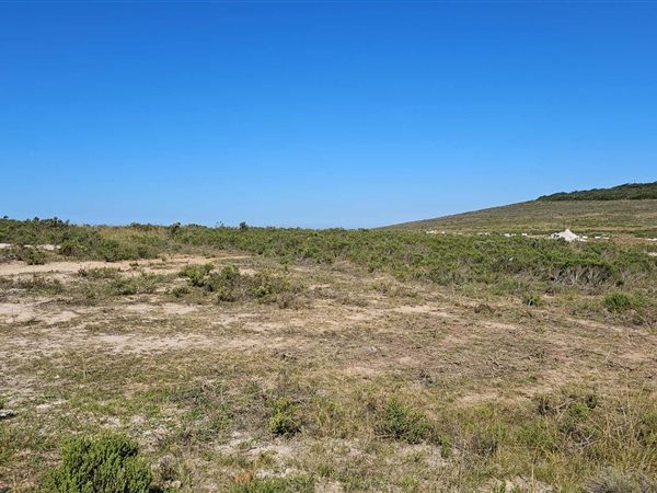 496 m² Land available in Hartenbos