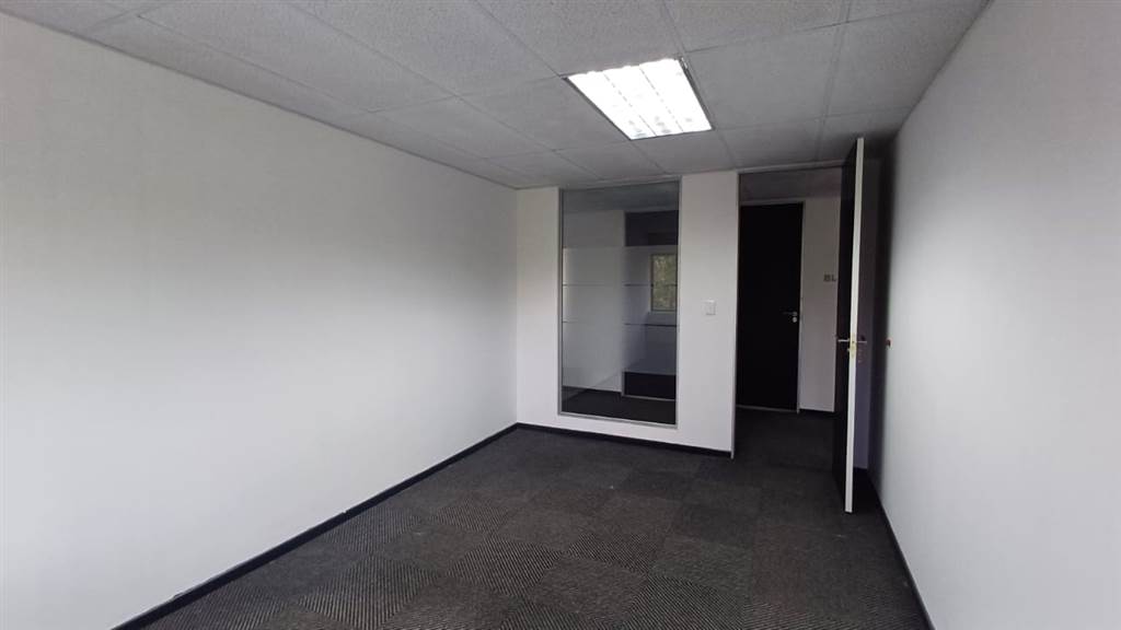 19.2  m² Commercial space in Woodmead photo number 12
