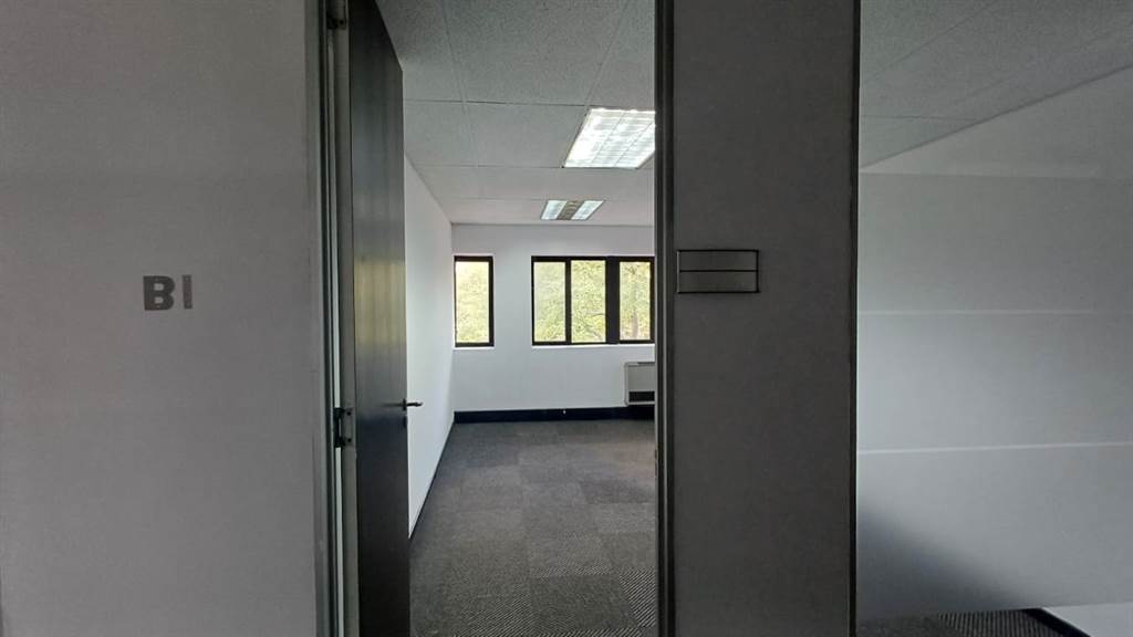 19.2  m² Commercial space in Woodmead photo number 9