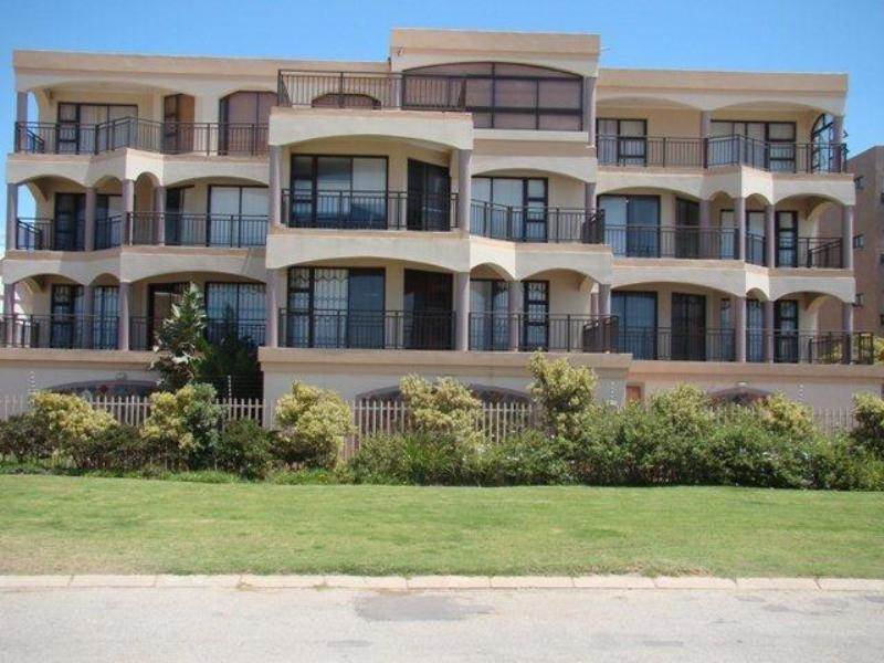 5 Bed Apartment in Jeffreys Bay photo number 1