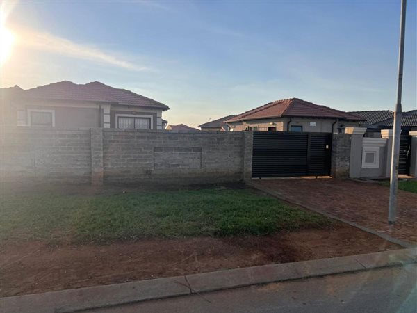 3 Bedroom House 3 Bedroom House