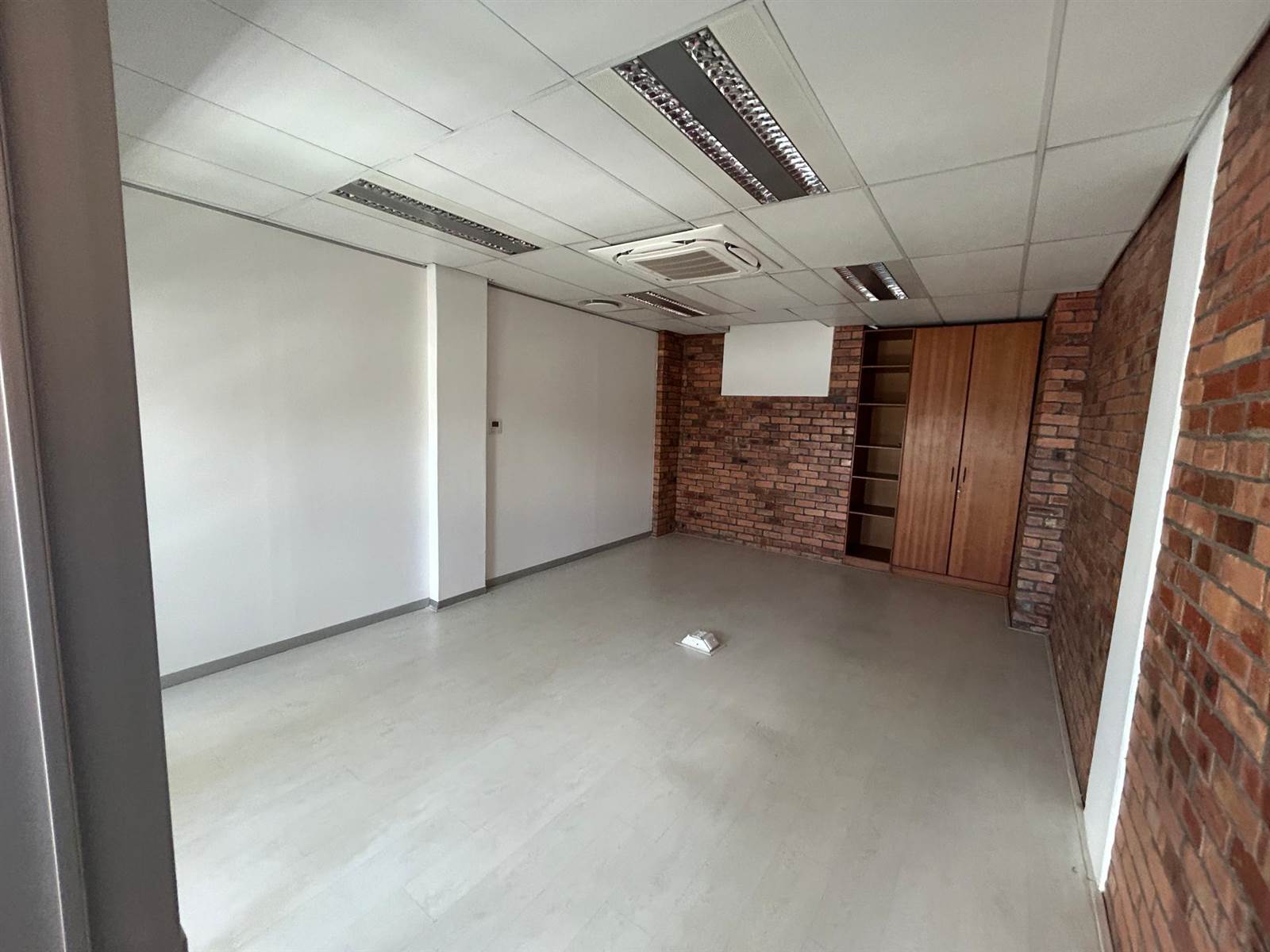 229  m² Office Space in Green Point photo number 5