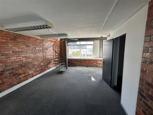229  m² Office Space in Green Point