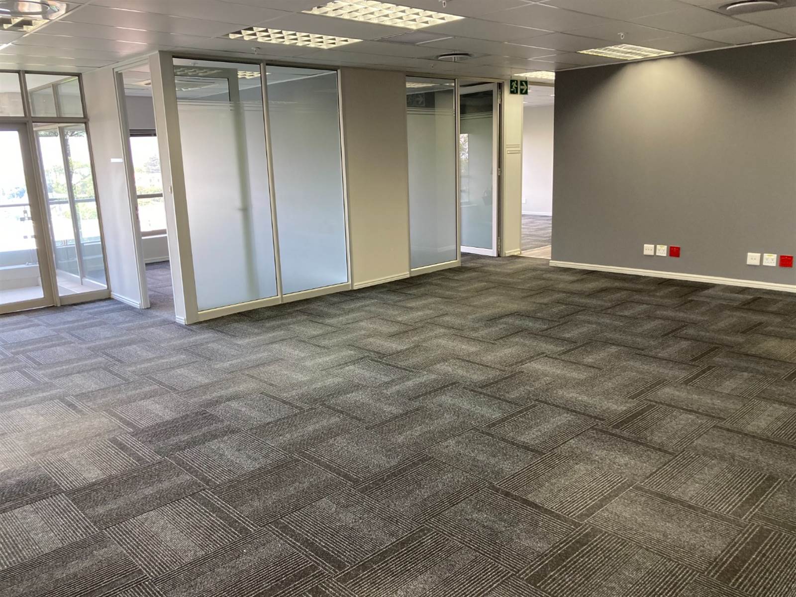 355  m² Commercial space in Sandown photo number 7