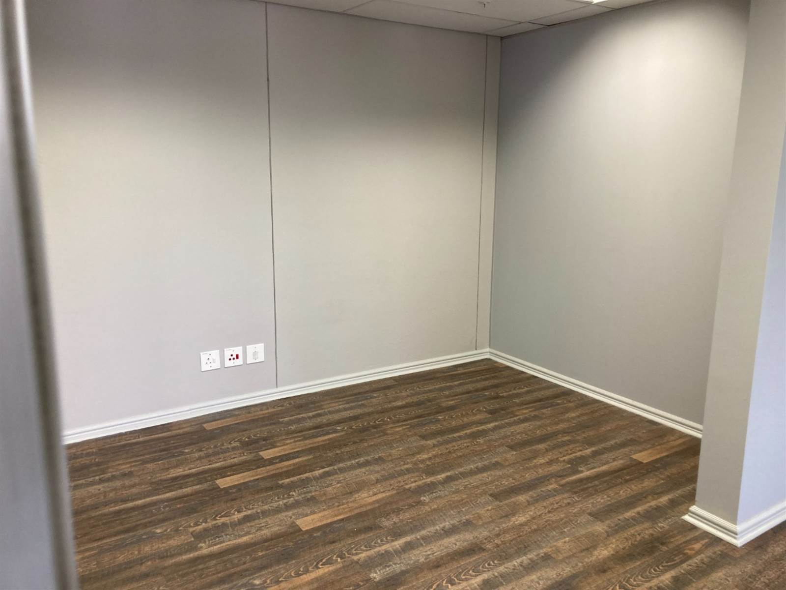 355  m² Commercial space in Sandown photo number 11