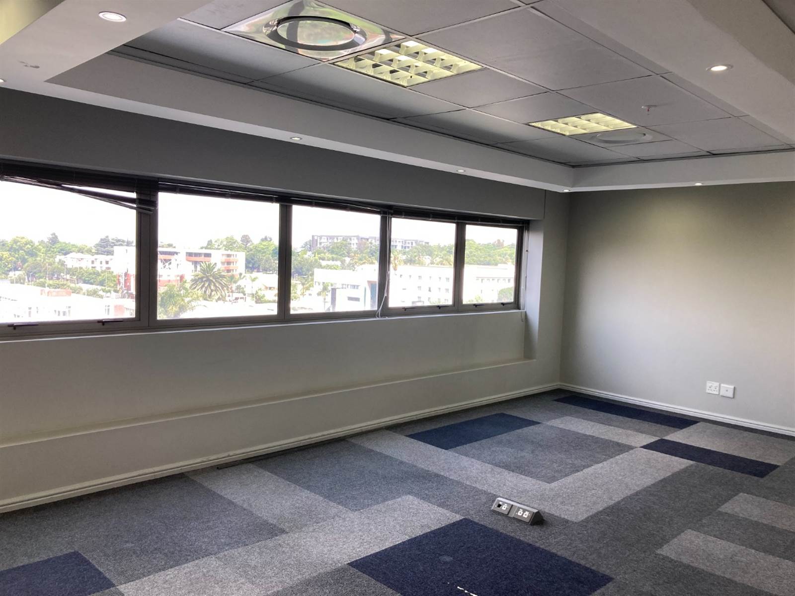 355  m² Commercial space in Sandown photo number 10