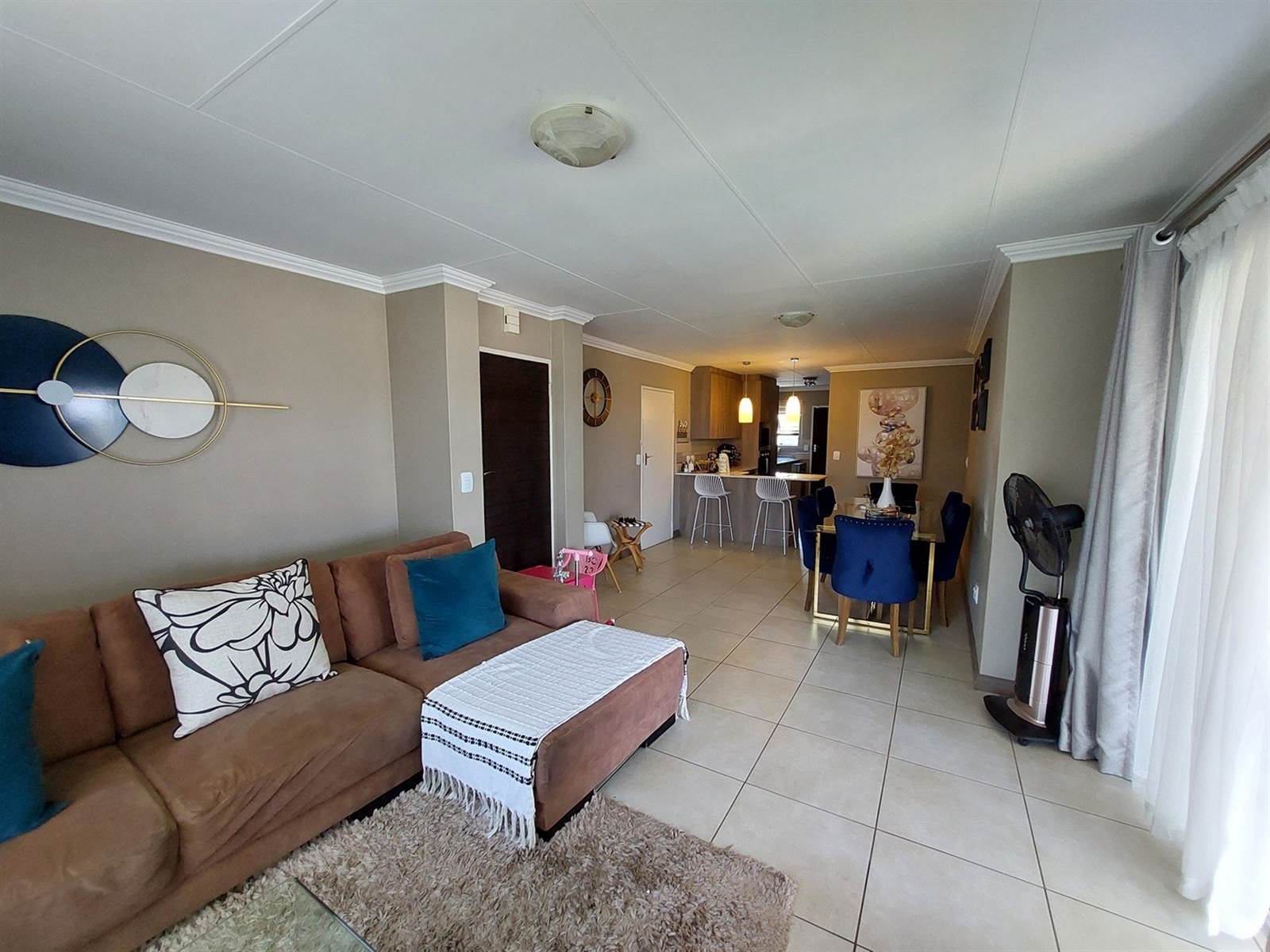3 Bed House in Rooihuiskraal North photo number 2