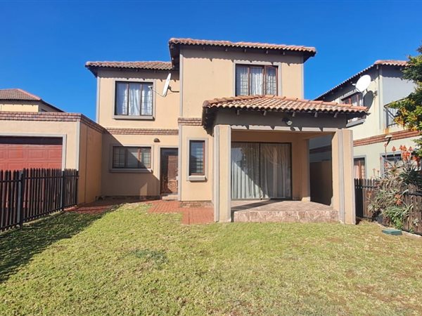 3 Bedroom Townhouse 3 Bedroom Townhouse