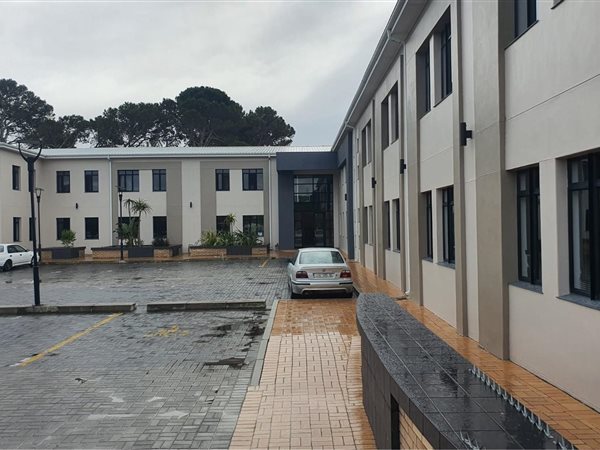 440  m² Commercial space in Newton Park