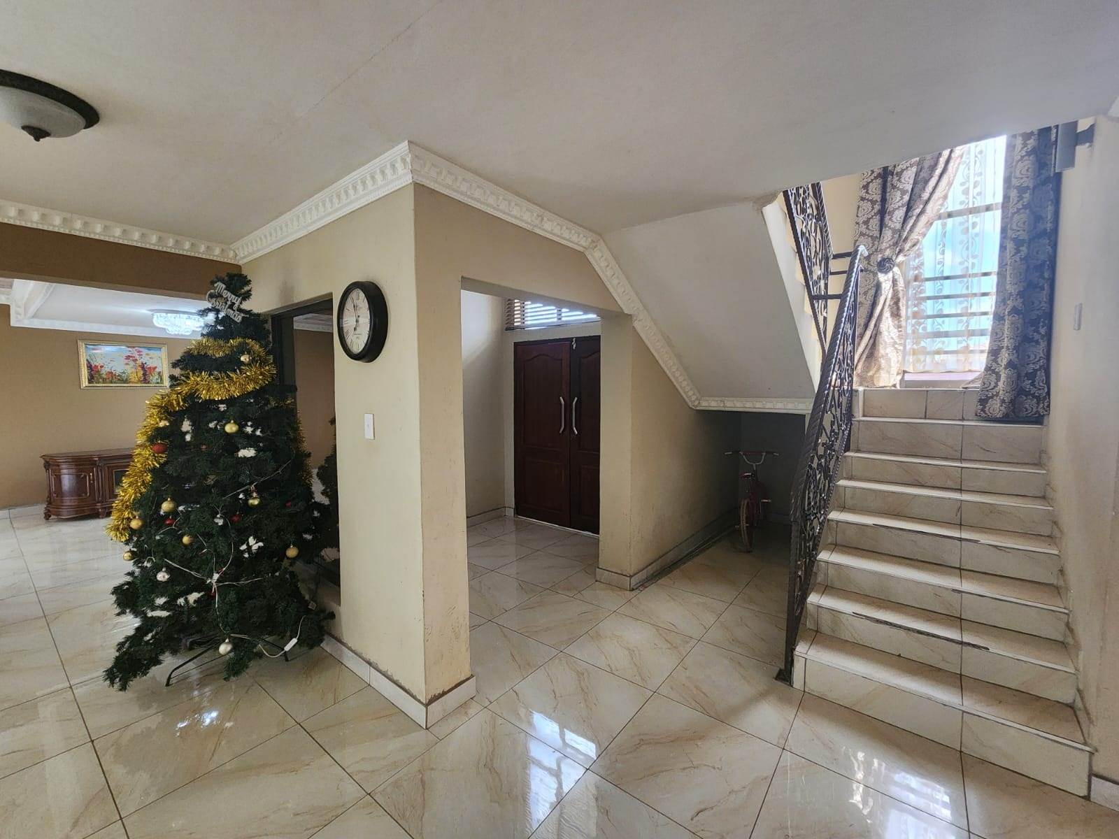 5 Bed House in Serala View photo number 14