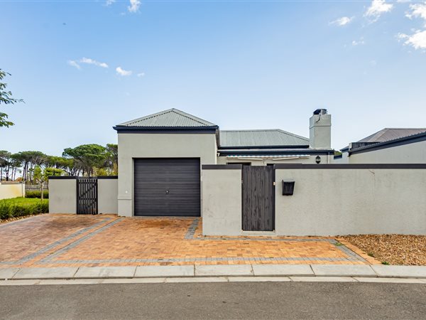 3 Bedroom Townhouse 3 Bedroom Townhouse