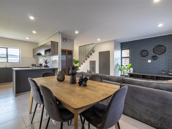 4 Bedroom House 4 Bedroom House