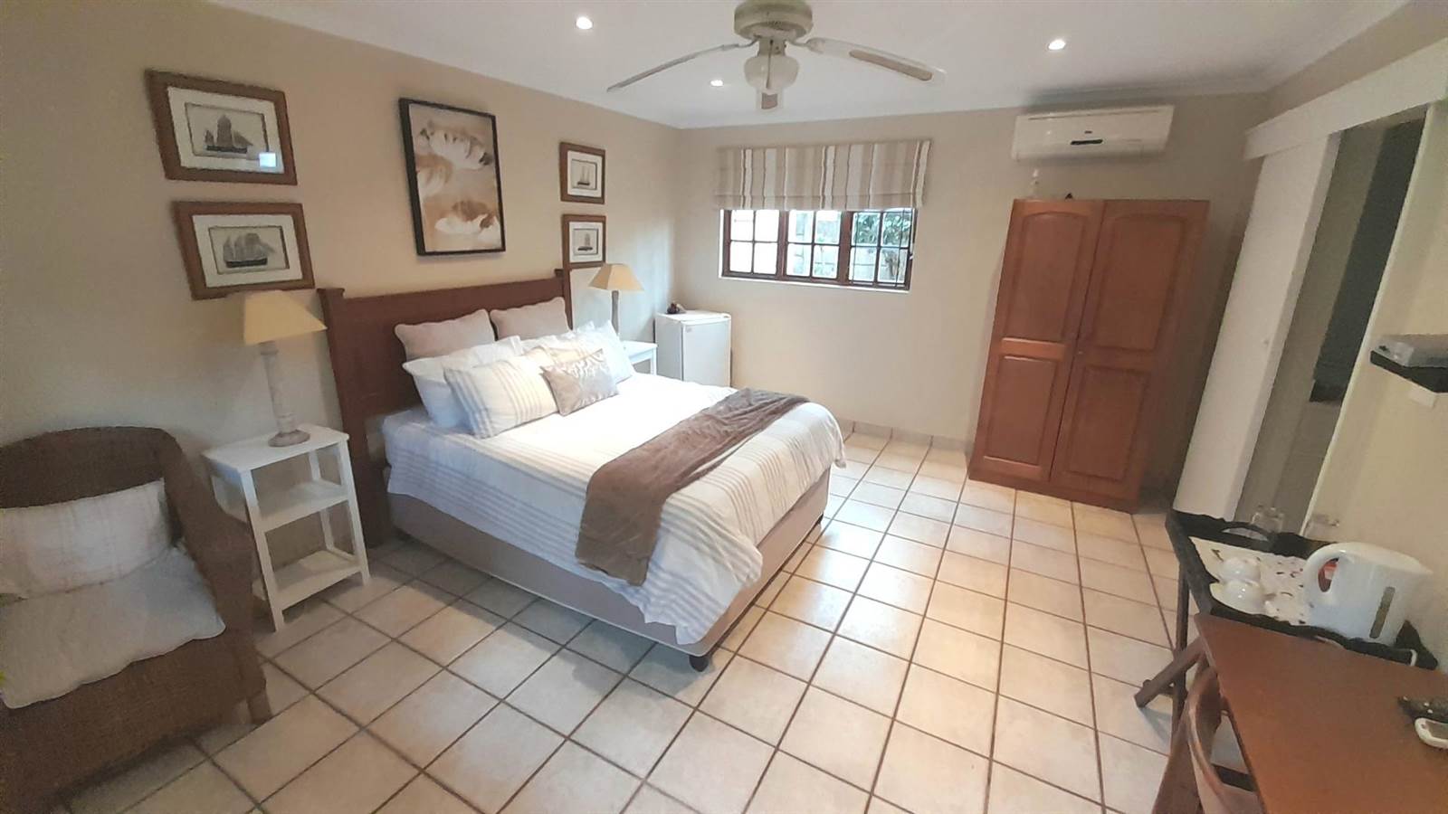 10 Bed, Bed and Breakfast in Durban North photo number 28