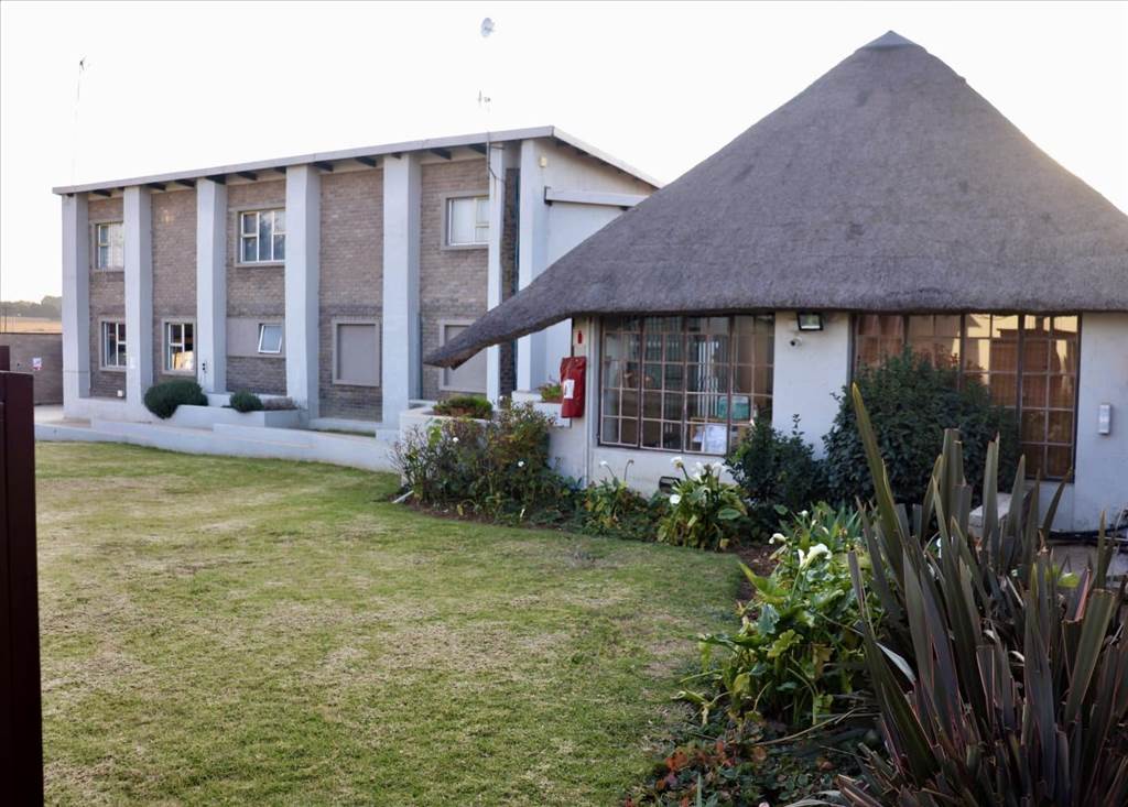 10 Bed House in Zesfontein AH photo number 21