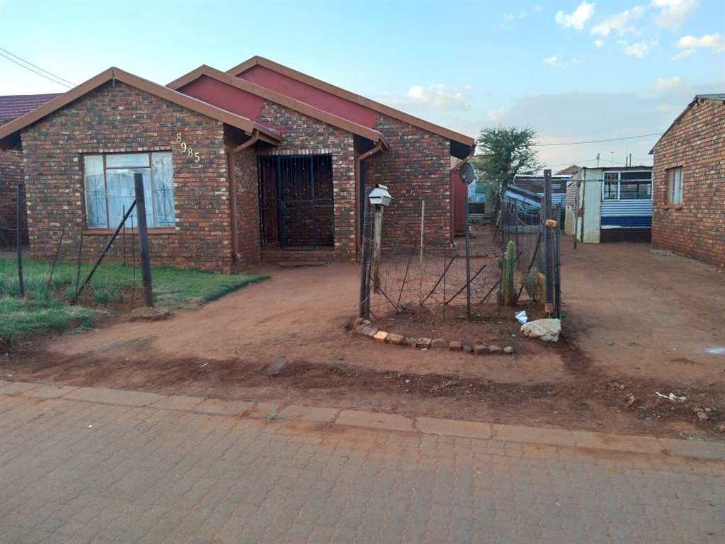2 Bed House in Ikageng photo number 4