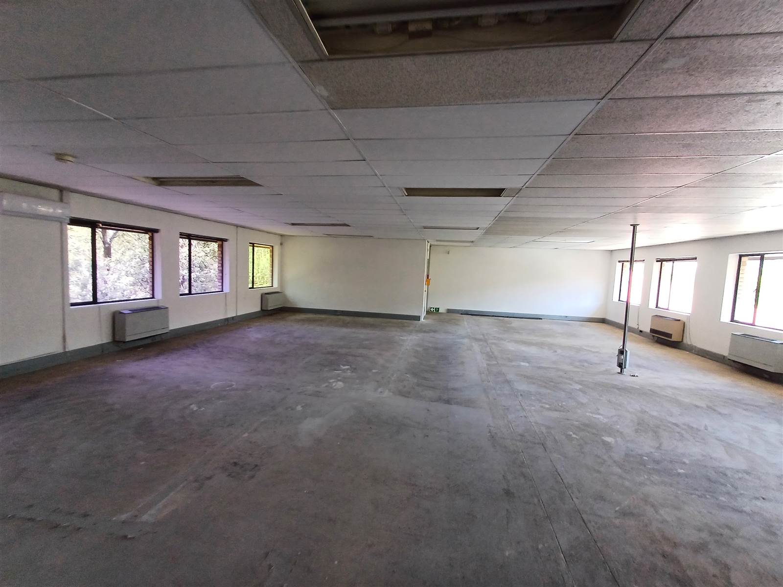 180  m² Commercial space in Richmond photo number 6
