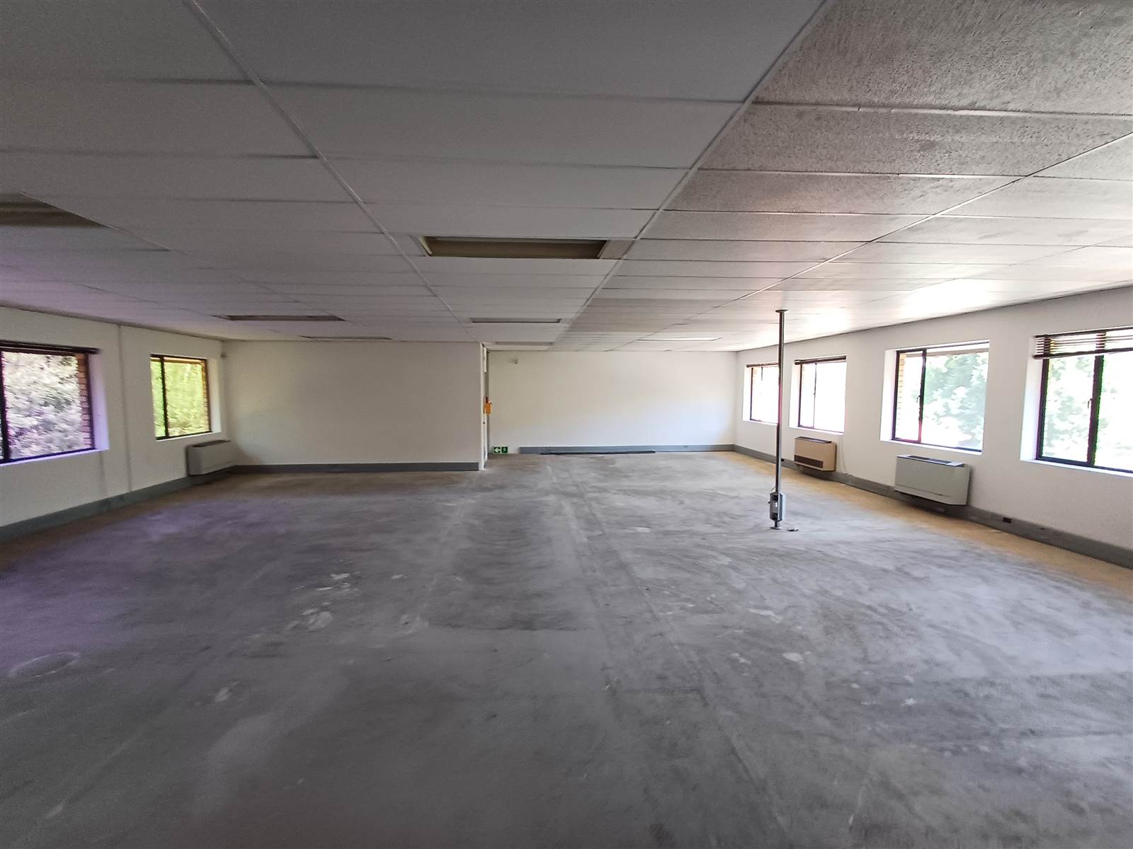 180  m² Commercial space in Richmond photo number 7