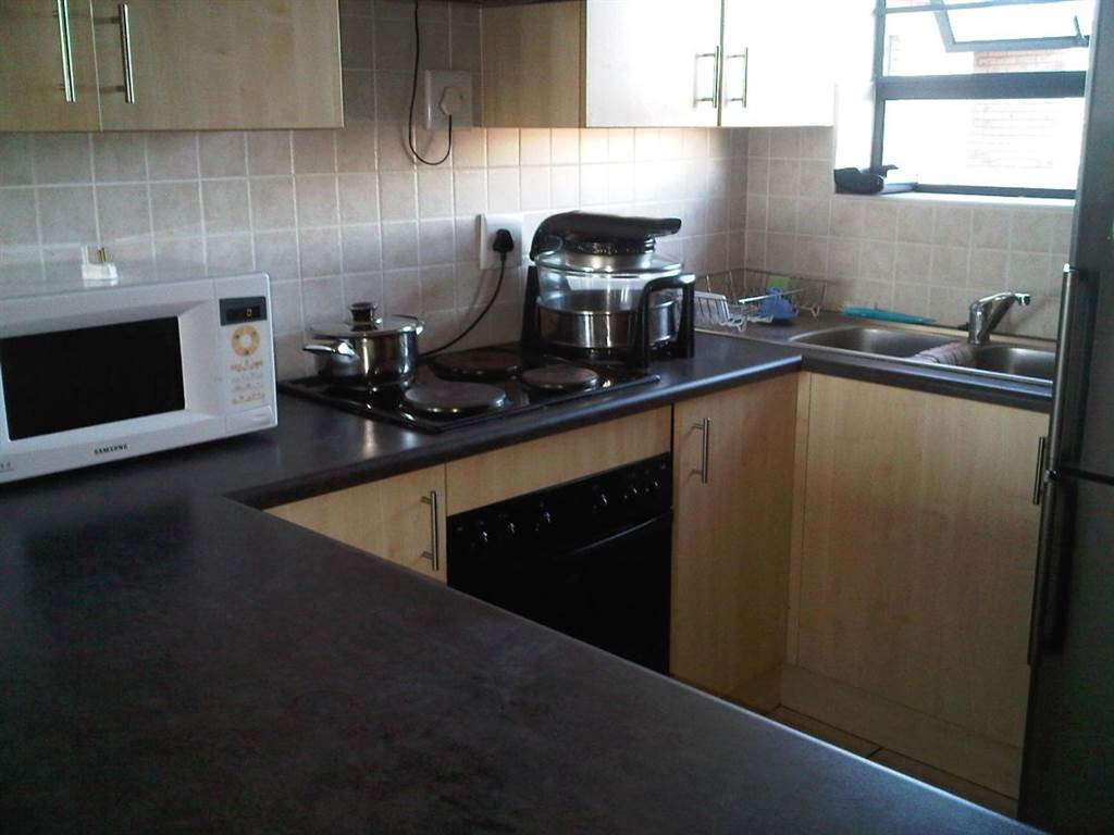 2 Bed Apartment in Linton Grange photo number 2