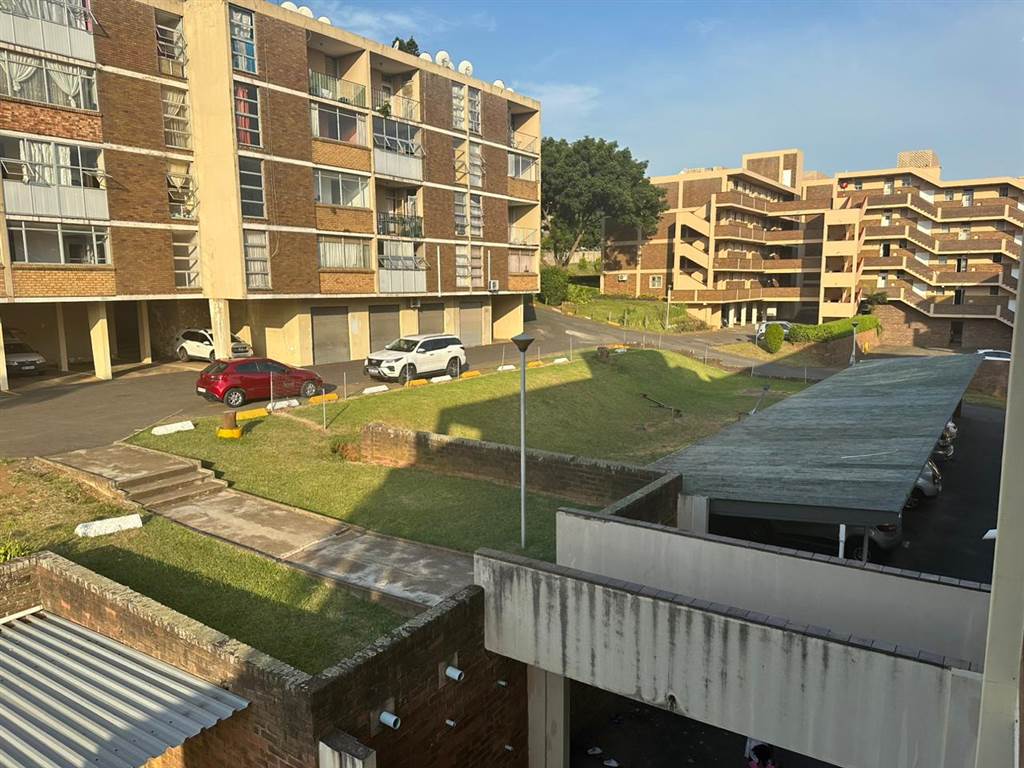 2 Bed Flat in Empangeni Central photo number 15