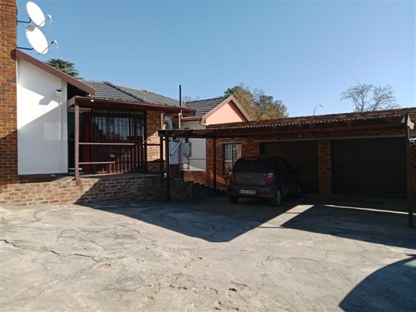 3 Bedroom House 3 Bedroom House