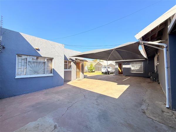 3 Bedroom House 3 Bedroom House