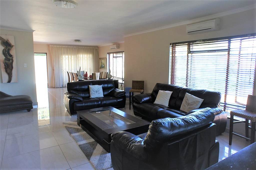 4 Bed Townhouse in Ballito photo number 20
