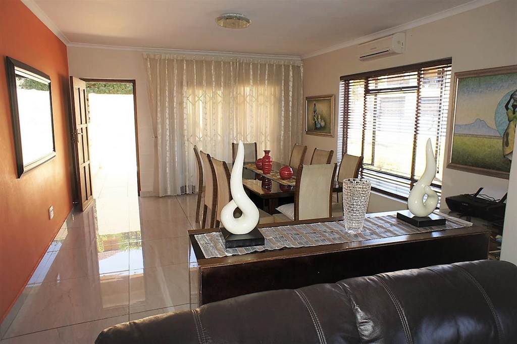 4 Bed Townhouse in Ballito photo number 21