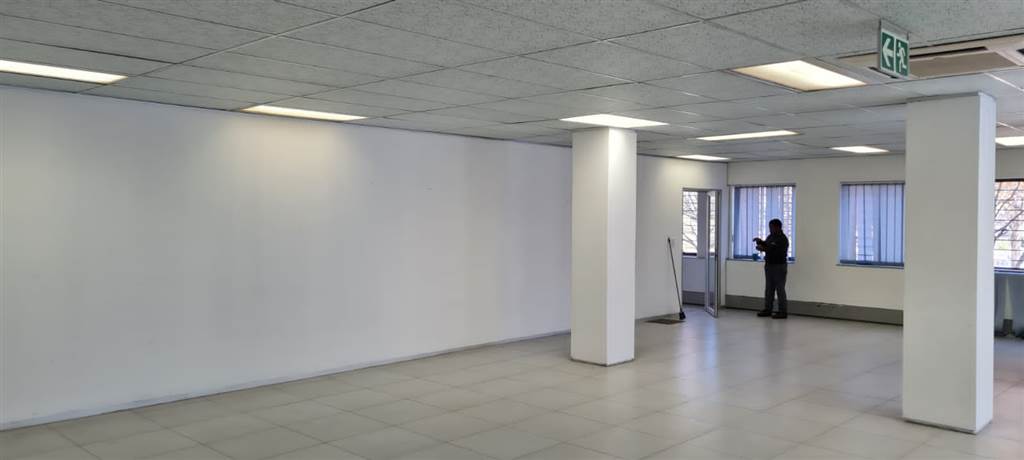 210  m² Office Space in Bruma photo number 6